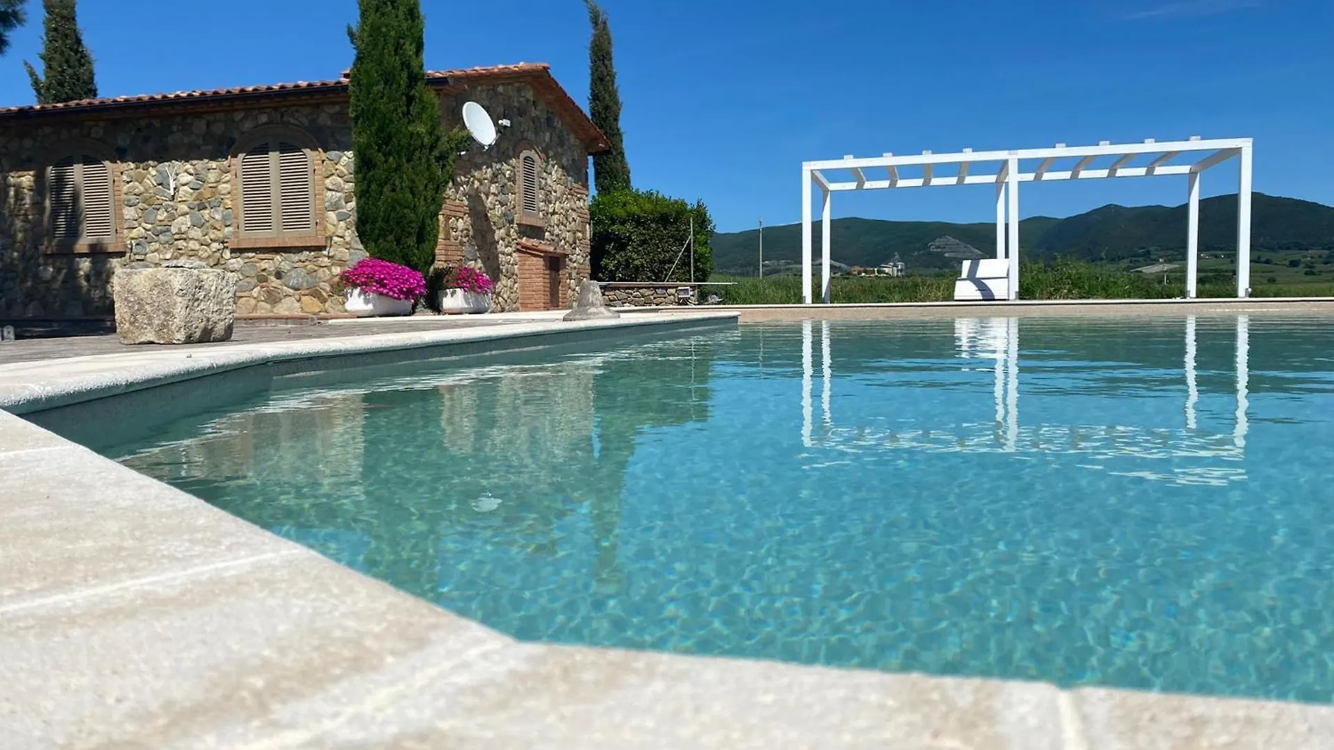 Agriturismo L'impero Santa Luce 0*,  Italia